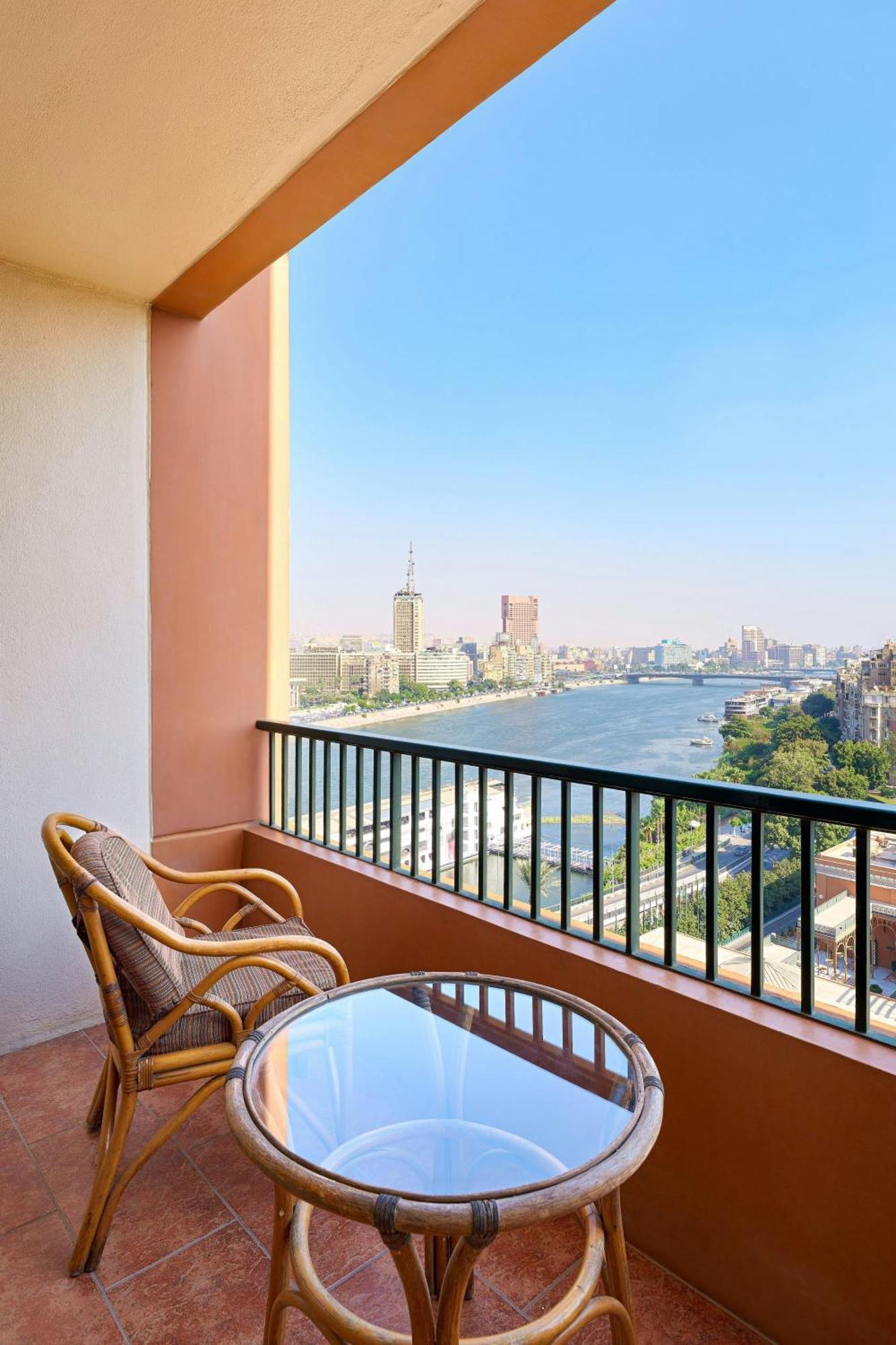 Cairo Marriott Hotel & Omar Khayyam Casino Esterno foto View of the Nile from the hotel
